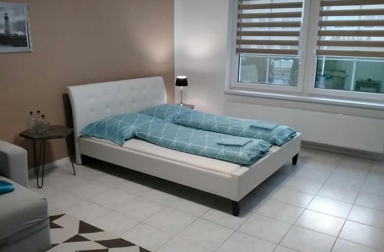 Slnecny Apartmanovy Dom Oslany Buitenkant foto