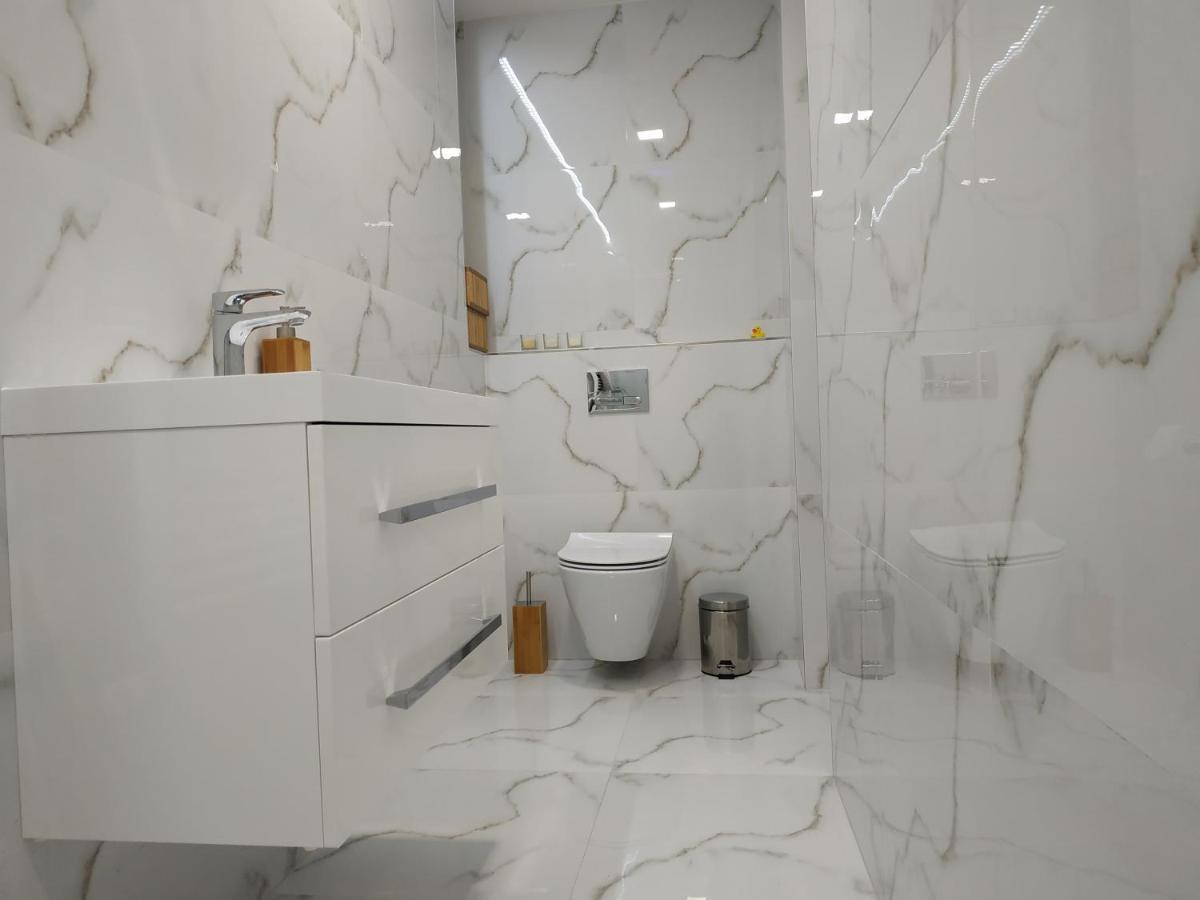 Slnecny Apartmanovy Dom Oslany Buitenkant foto