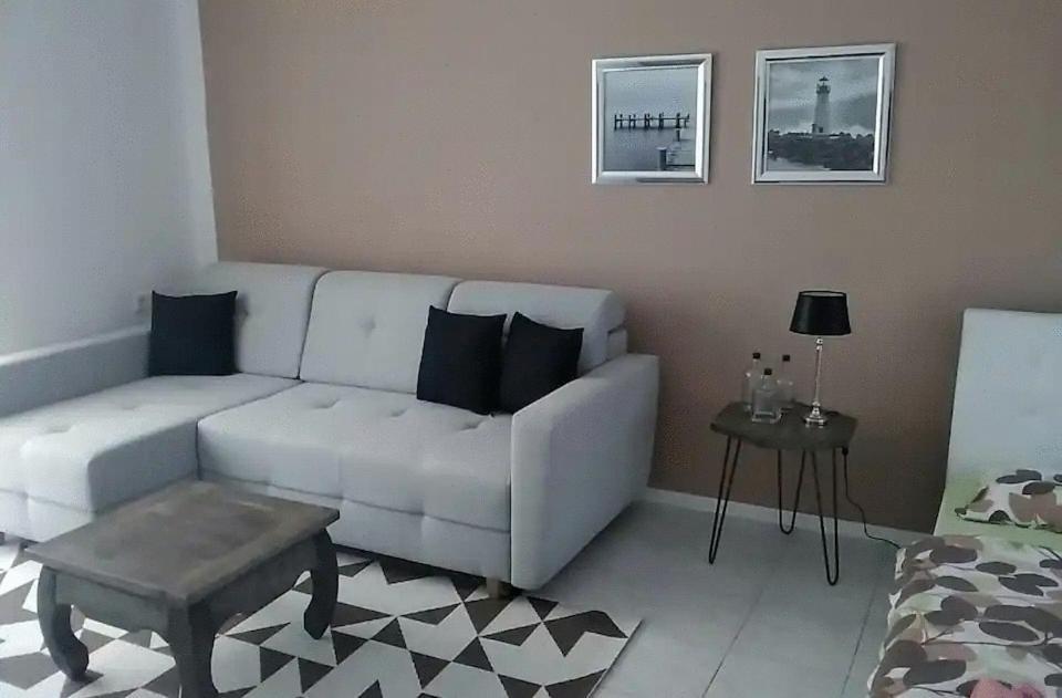 Slnecny Apartmanovy Dom Oslany Buitenkant foto