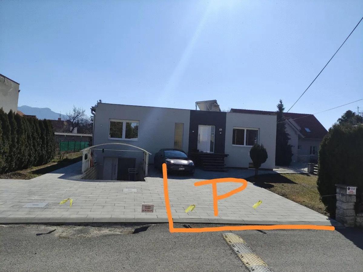 Slnecny Apartmanovy Dom Oslany Buitenkant foto